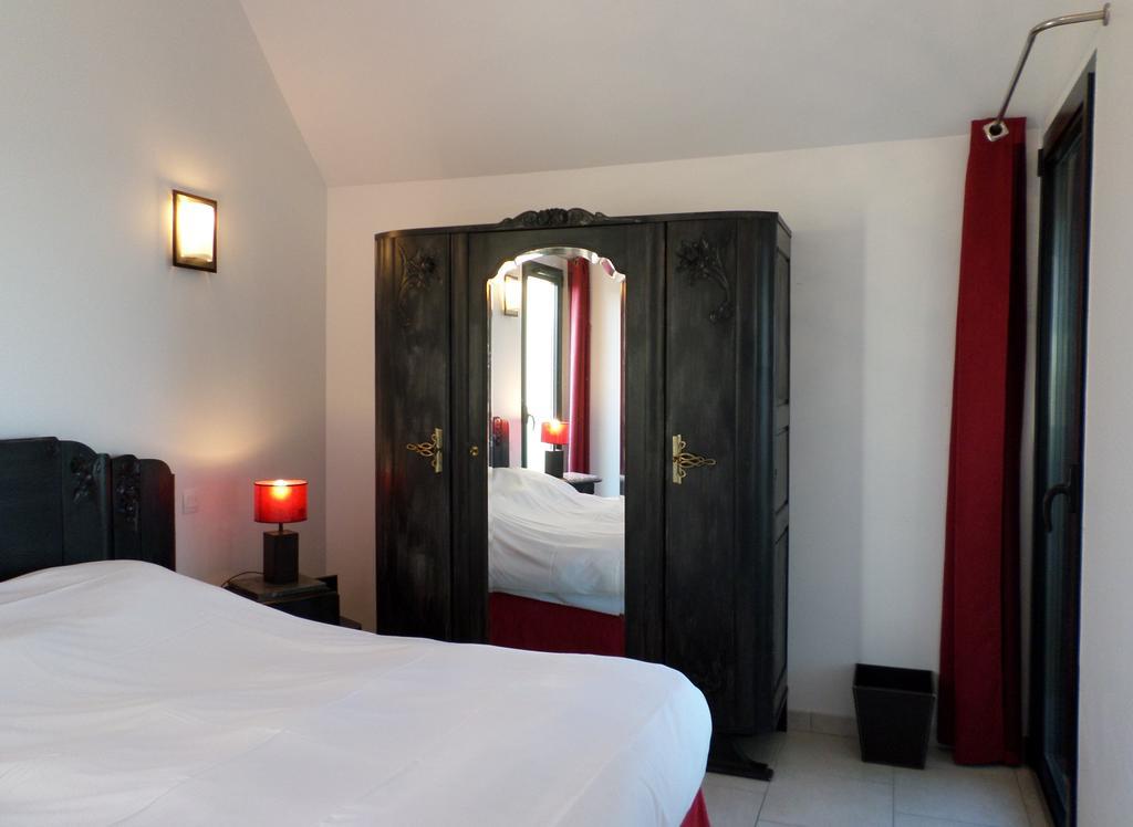 Gites "Bord De Mer" Pmr Ou "Arromanches" 2 Chambres En Front De Mer A Asnelles , 3Km D'Arromanches, 10Km De Bayeux Saint-Come-de-Fresne Экстерьер фото